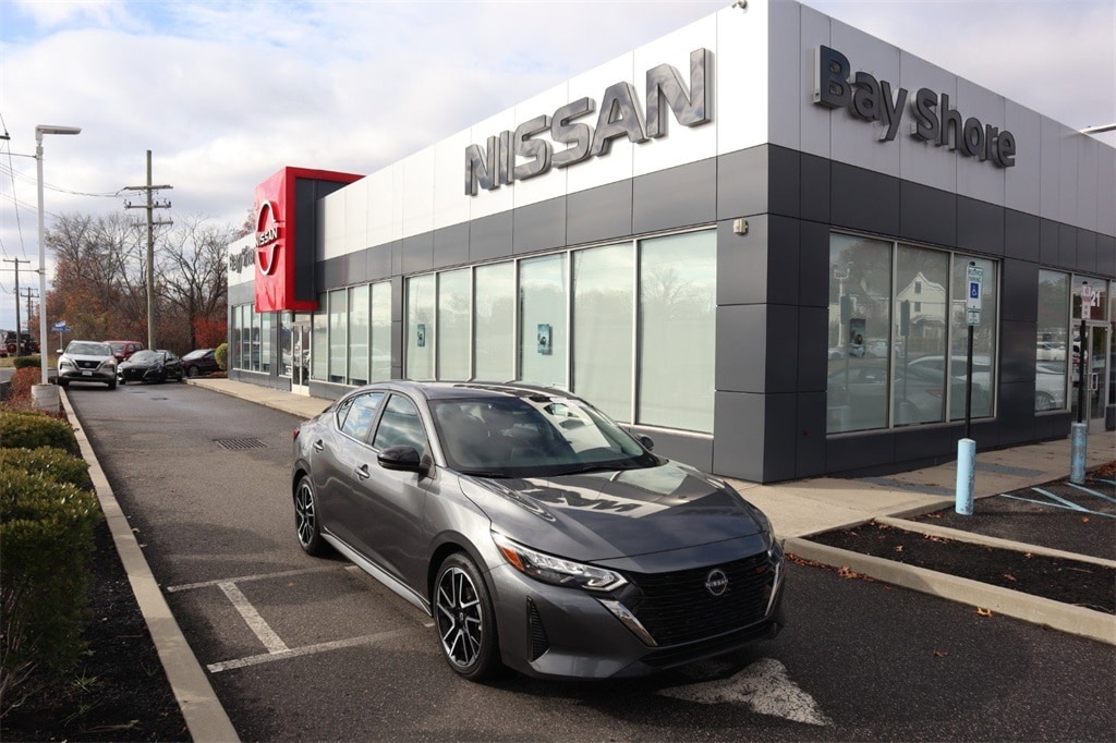 2025 Nissan Sentra SR's photo