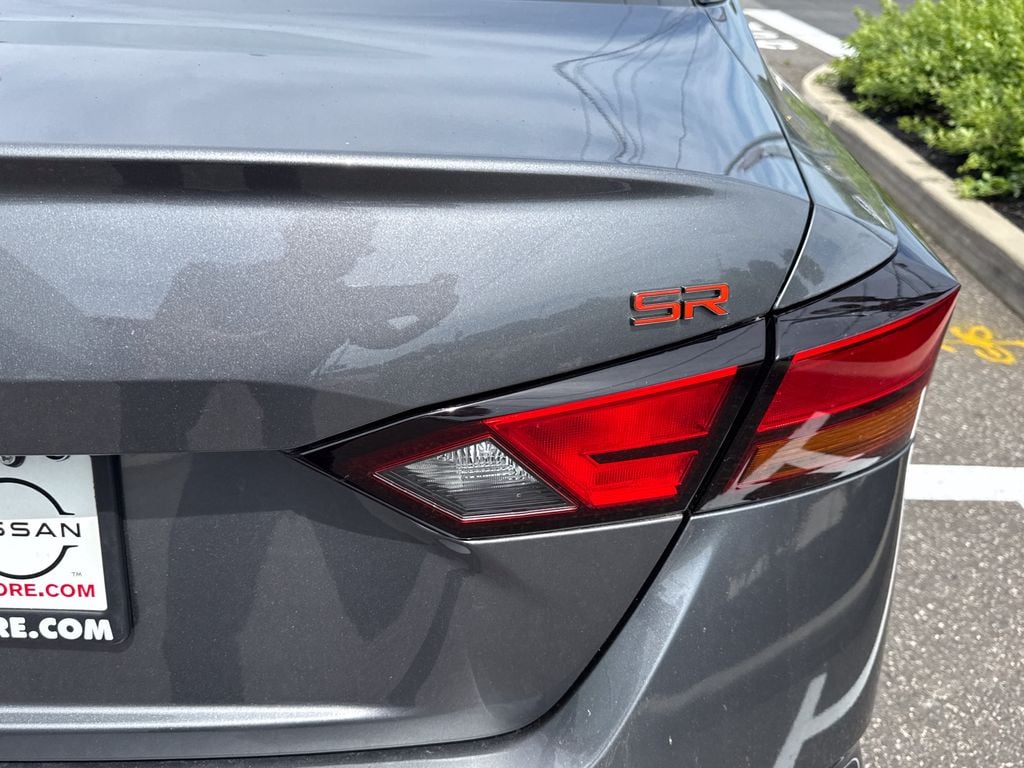 2025 Nissan Altima SR - Photo 33