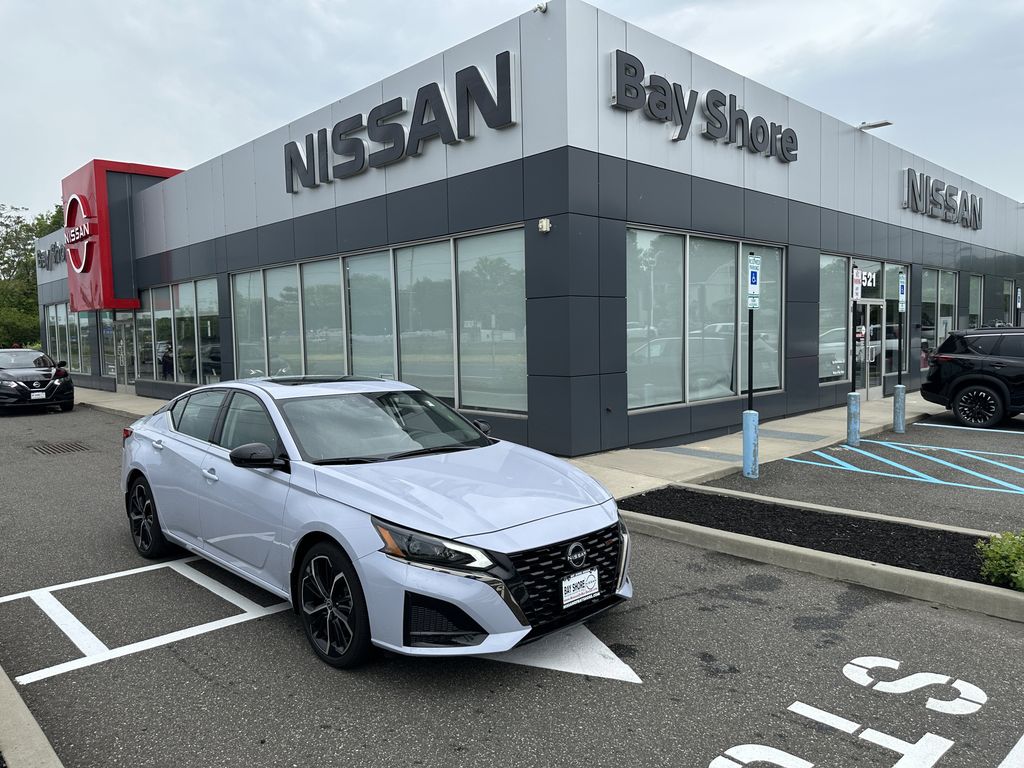 2024 Nissan Altima 2.5 SR's photo