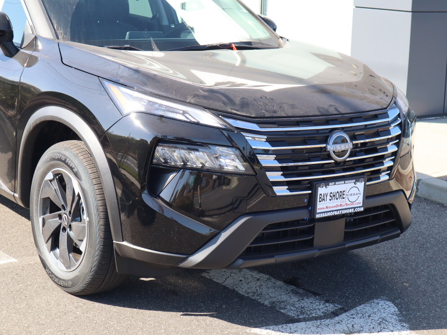 2025 Nissan Rogue SV photo 2