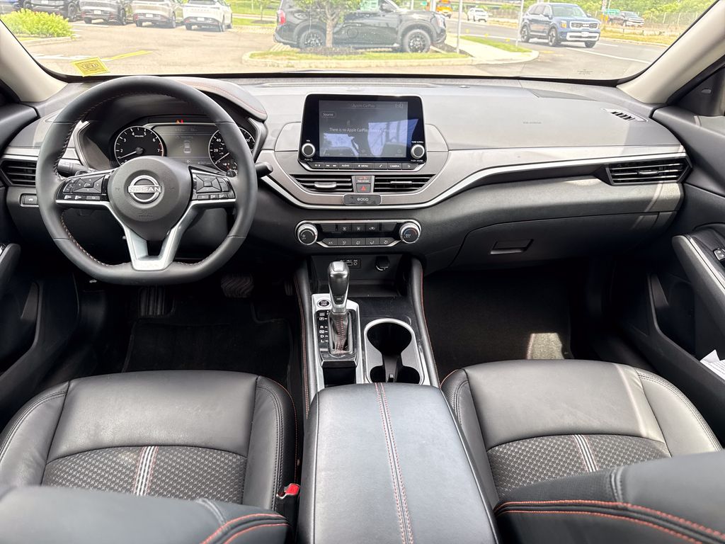 2025 Nissan Altima SR - Photo 11