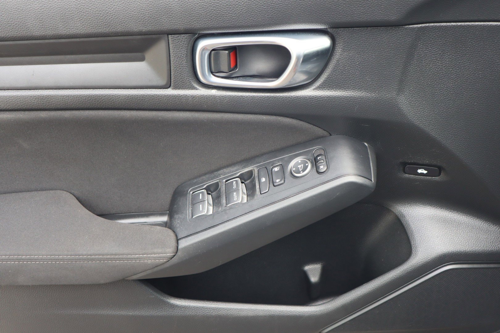 2025 Honda Civic Sport - Photo 18