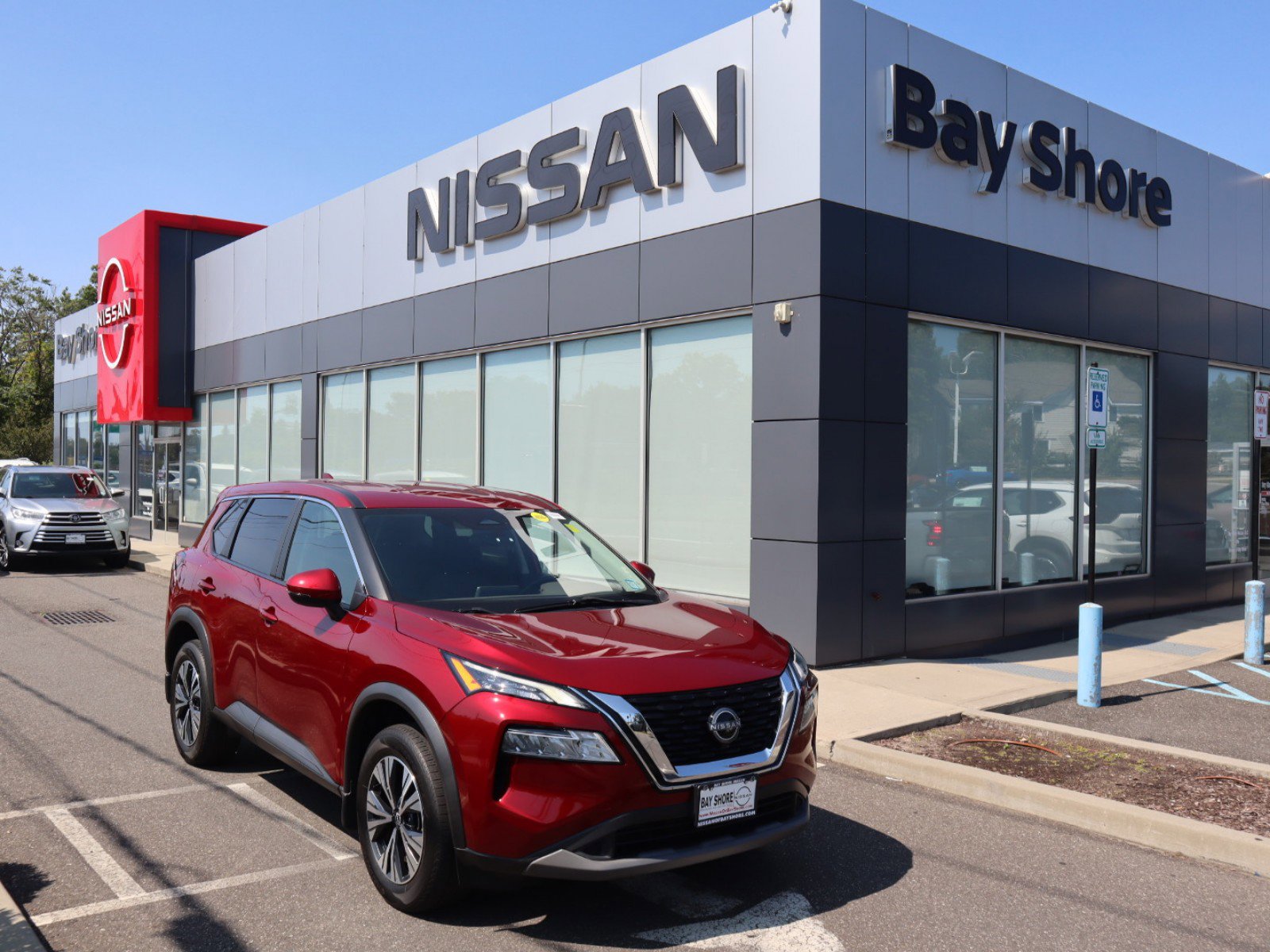 Certified 2022 Nissan Rogue SV with VIN 5N1BT3BB9NC695578 for sale in Bay Shore, NY