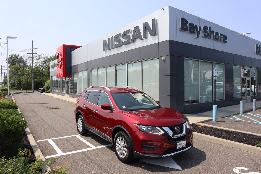 Used 2018 Nissan Rogue SV with VIN 5N1AT2MV7JC784539 for sale in Bay Shore, NY