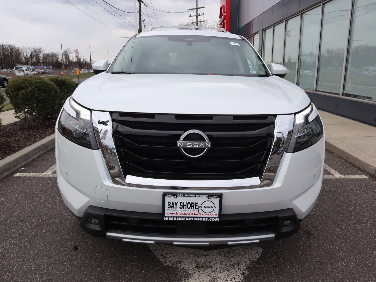 2025 Nissan Pathfinder SL photo 3