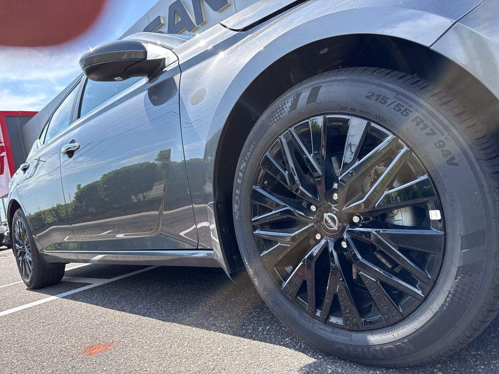 2025 Nissan Altima SV - Photo 9
