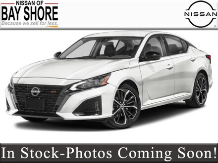 2025 Nissan Altima SR Sedan