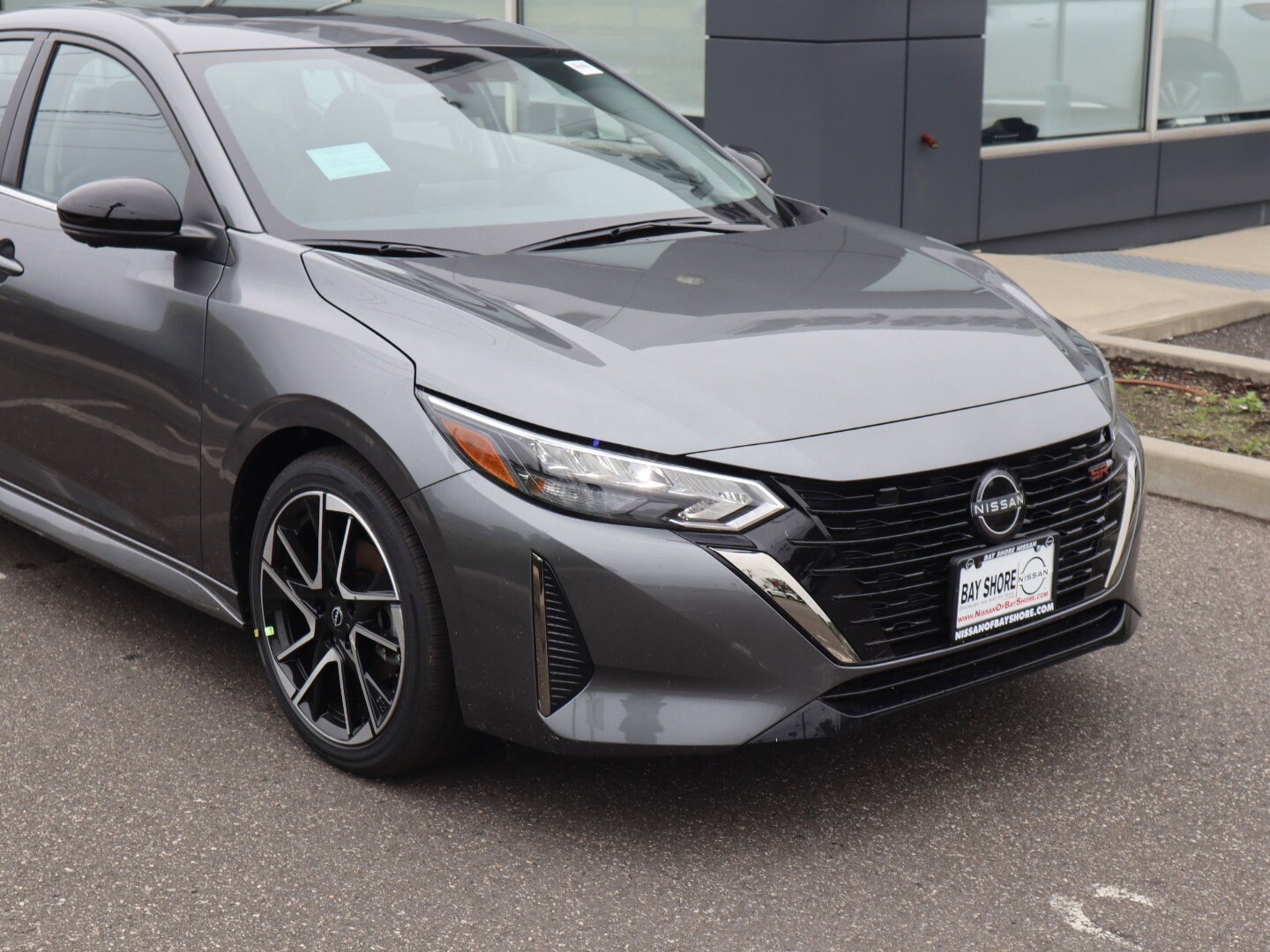 2025 Nissan Sentra SR photo 4