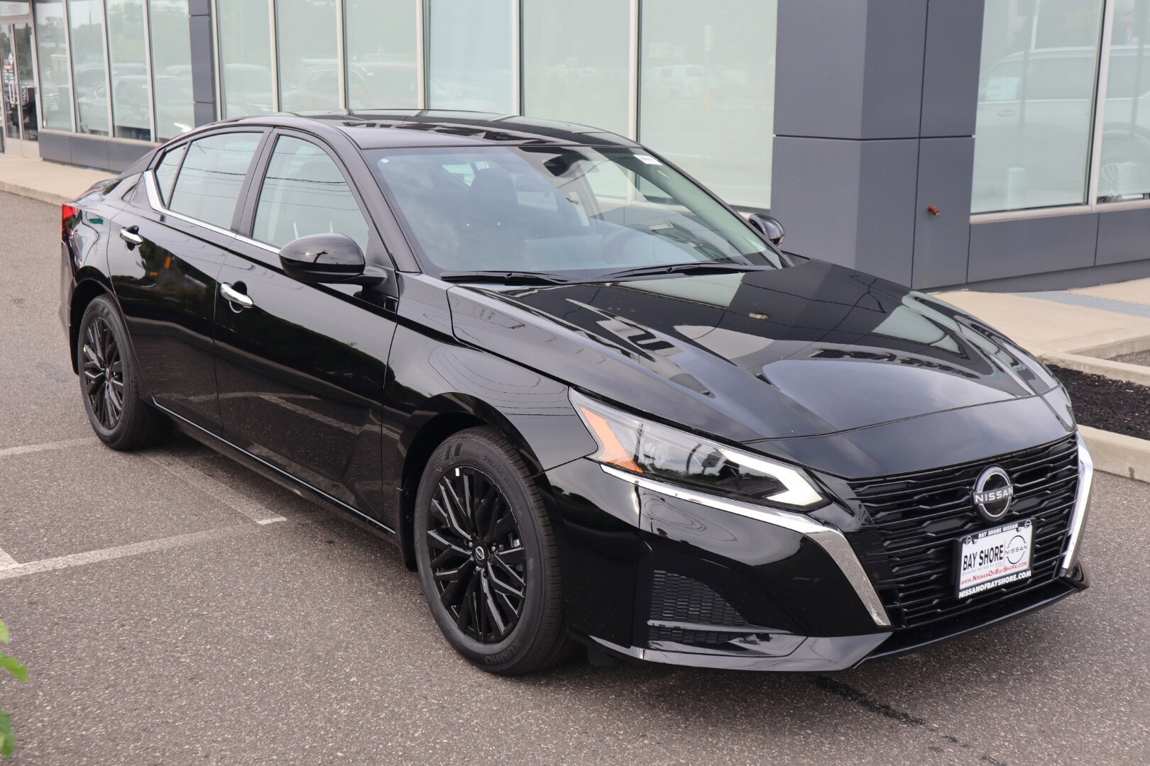2025 Nissan Altima SV photo 2