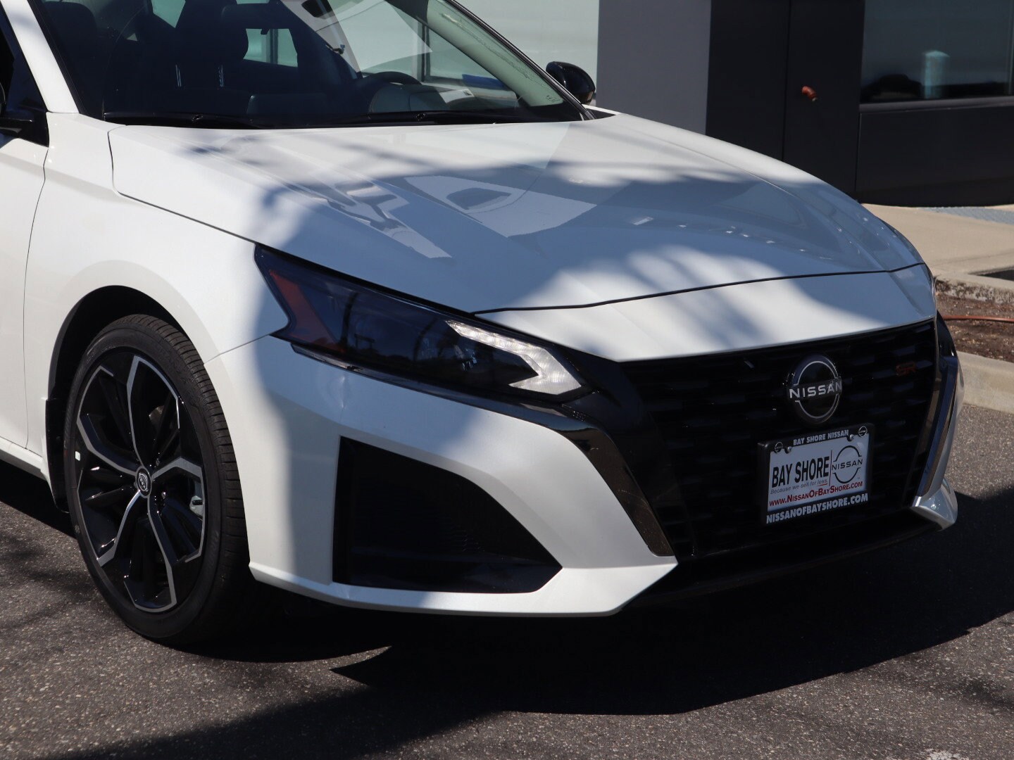 2025 Nissan Altima SR photo 3