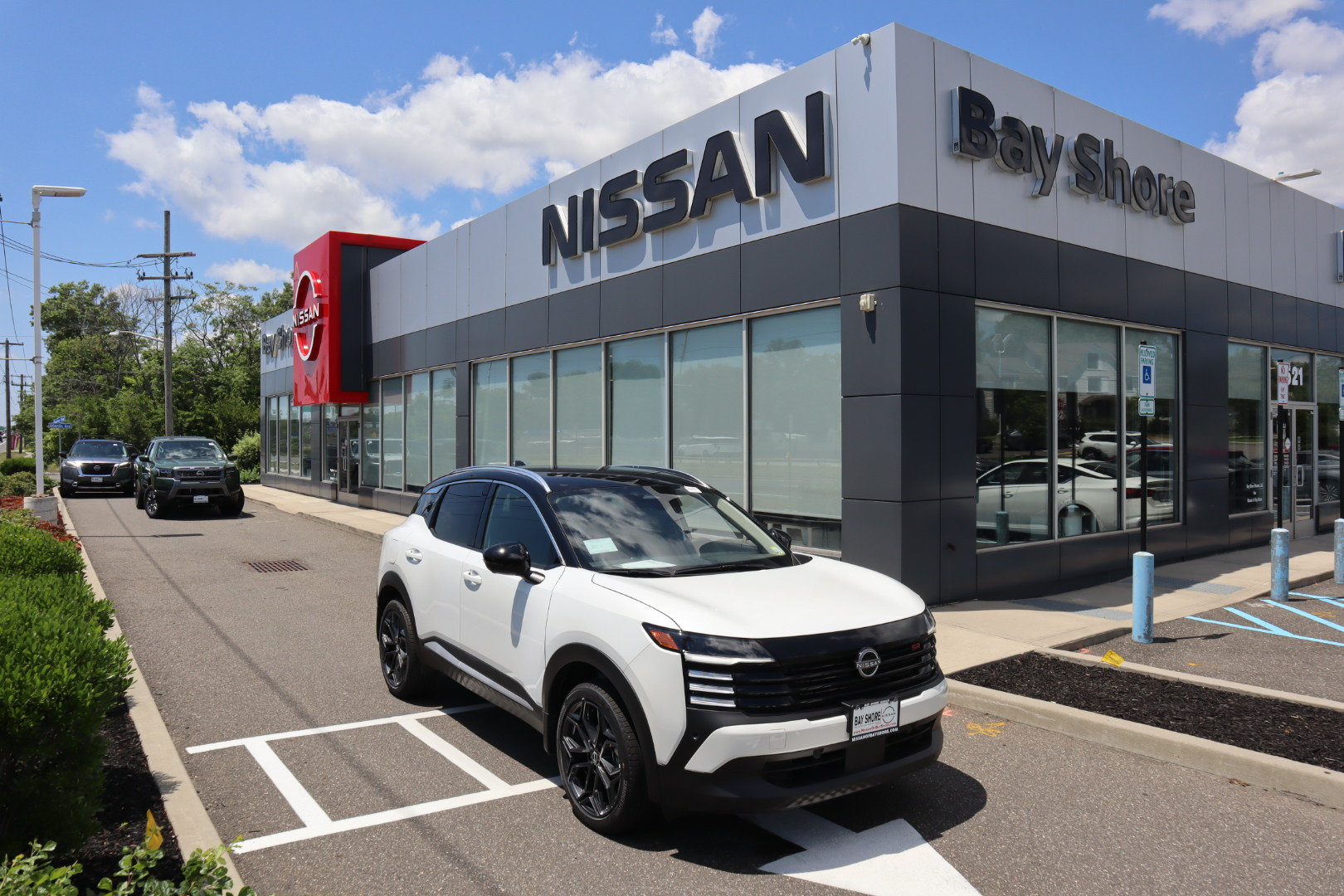 2026 Nissan KICKS SR AWD