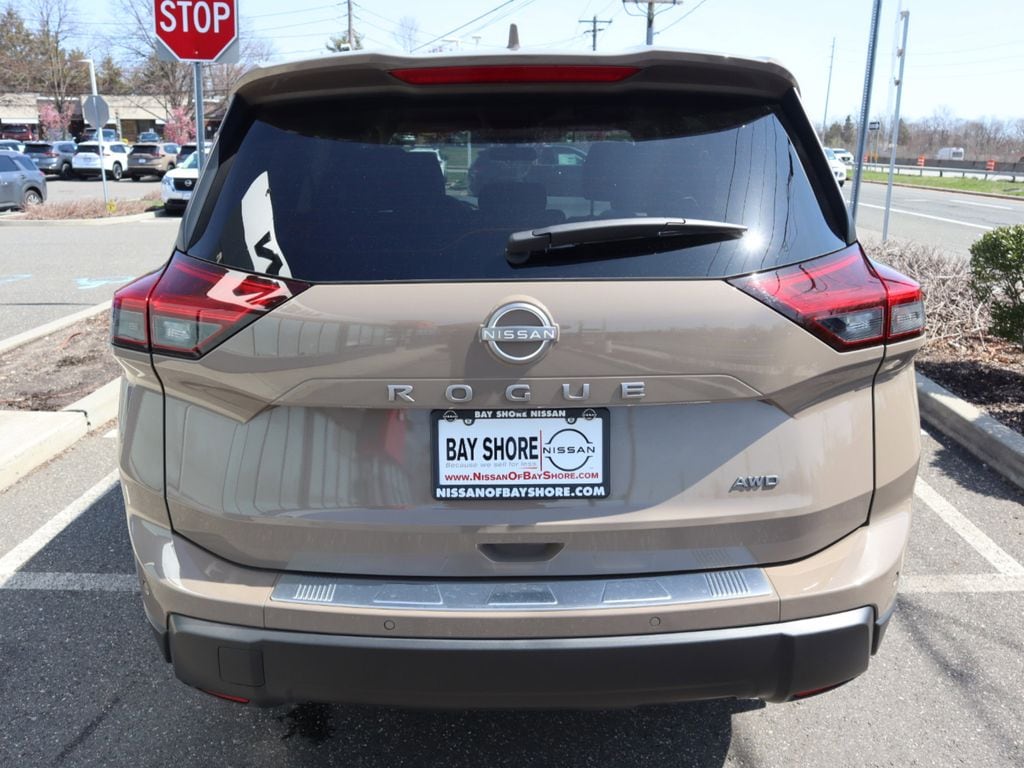 2025 Nissan Rogue SV - Photo 7