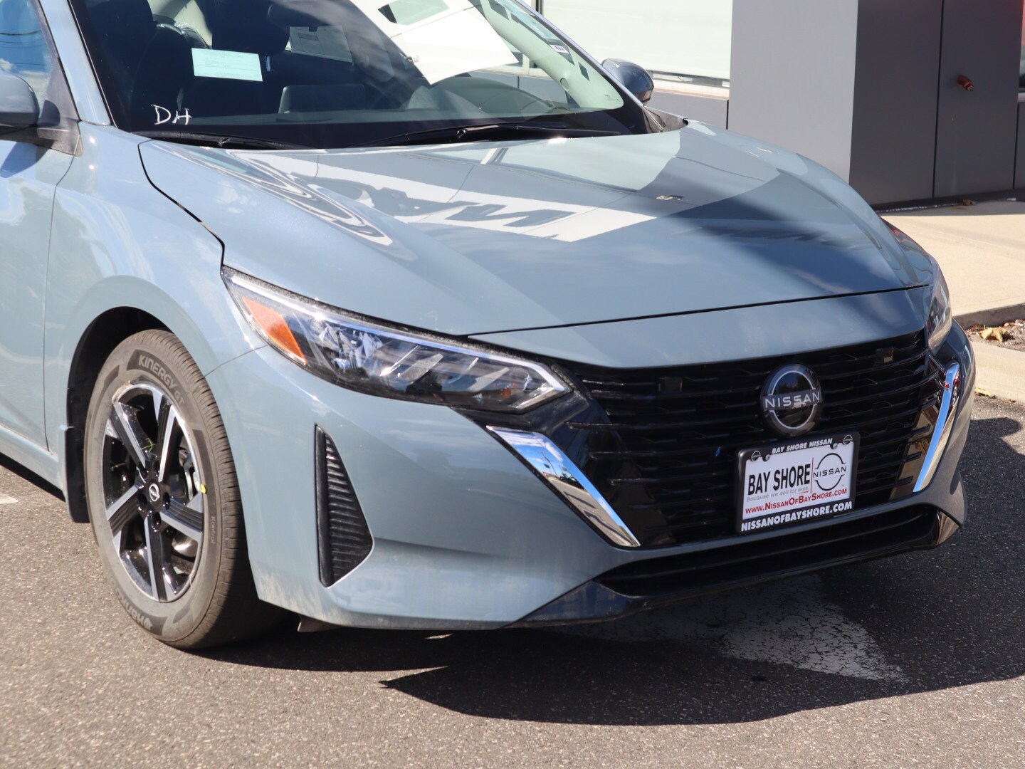 2025 Nissan Sentra SV photo 4