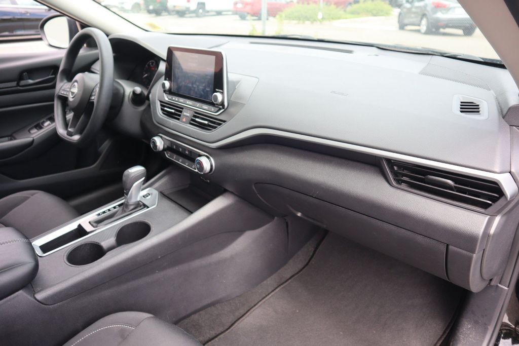 2025 Nissan Altima S - Photo 27