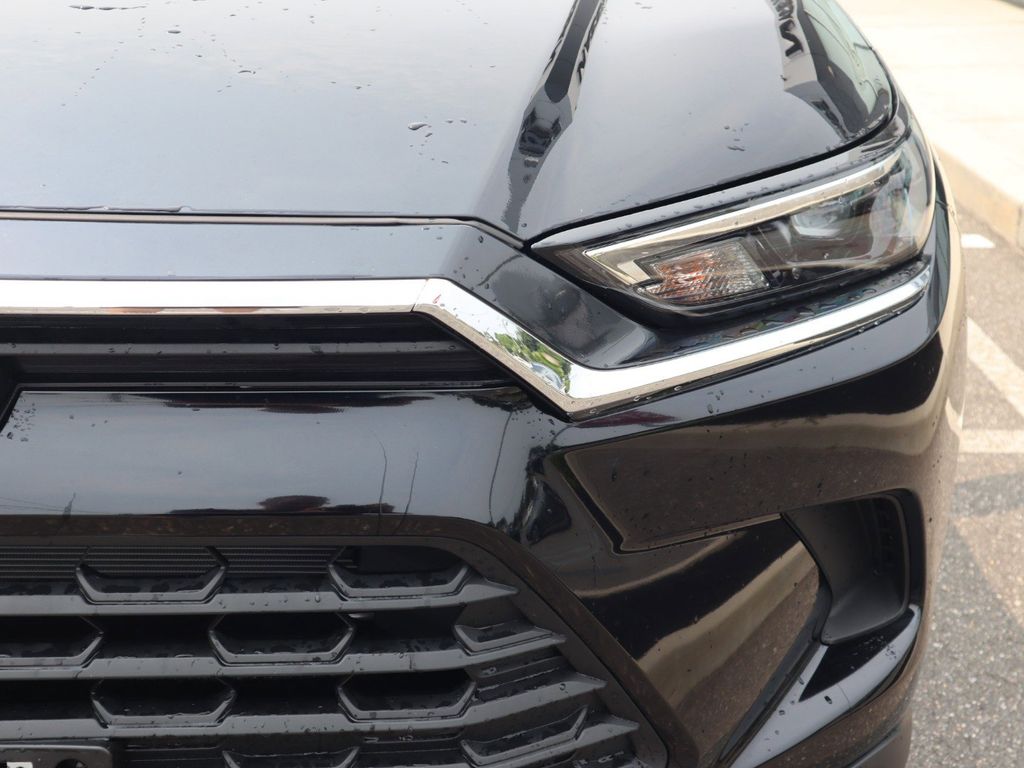2025 Toyota Grand Highlander LE - Photo 13