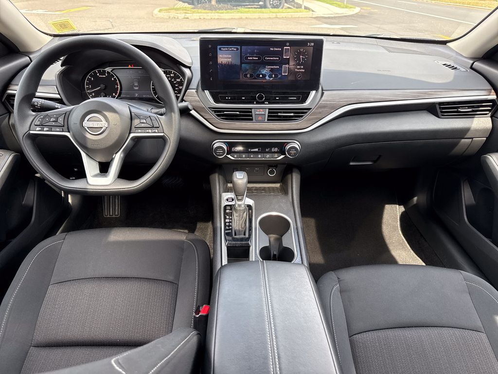 2025 Nissan Altima SV - Photo 11