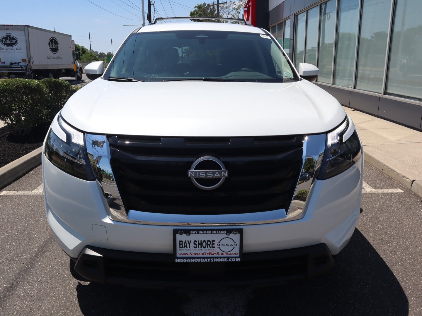 2025 Nissan Pathfinder SV photo 3