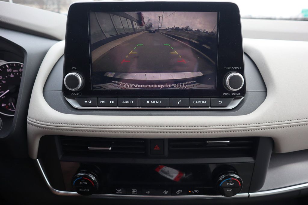 2025 Nissan Rogue SV - Photo 21
