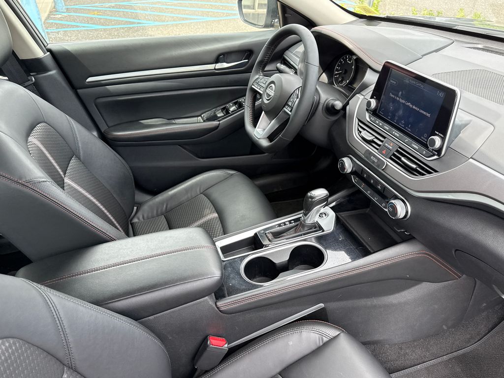 2025 Nissan Altima SR - Photo 26