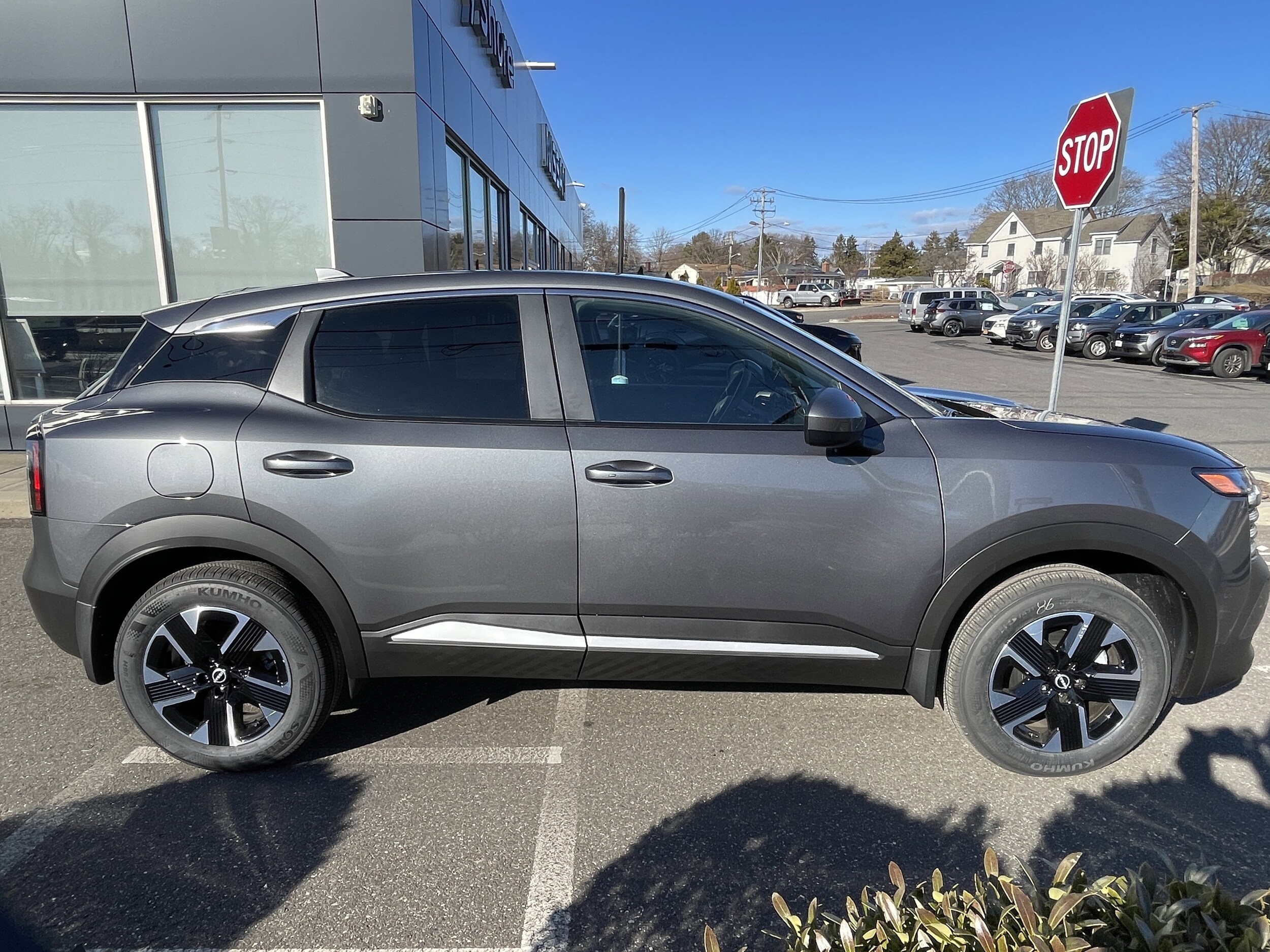 2025 Nissan Kicks SV photo 4