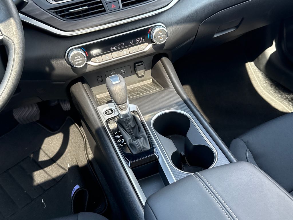 2025 Nissan Altima SV - Photo 15