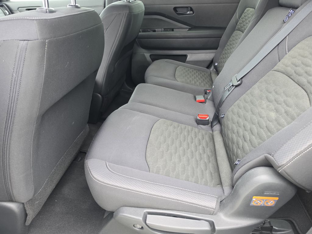 2024 Nissan Pathfinder S - Photo 19