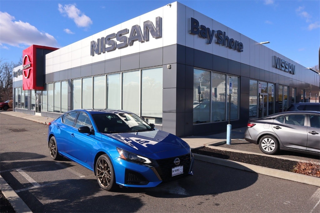 2025 Nissan Altima SR