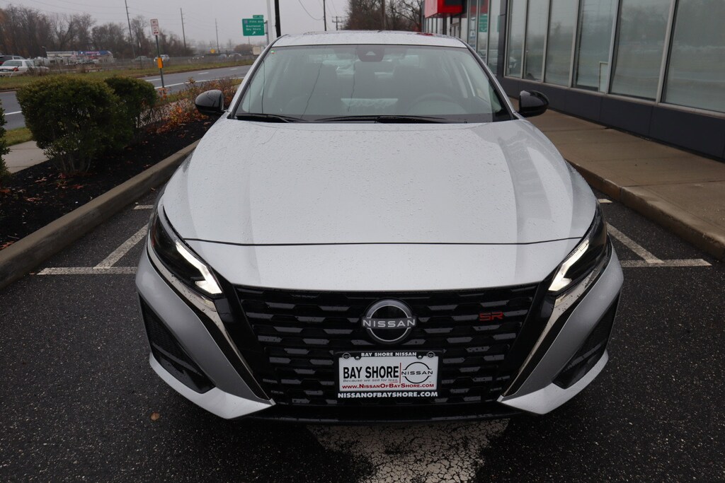New 2025 Nissan Altima SR Sedan