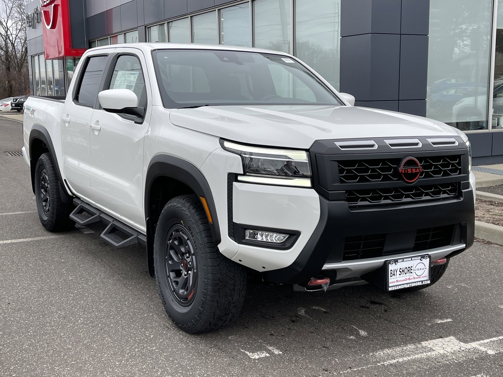 2025 Nissan Frontier PRO-4X photo 2