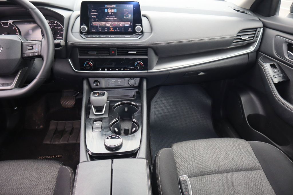 2025 Nissan Rogue SV - Photo 16