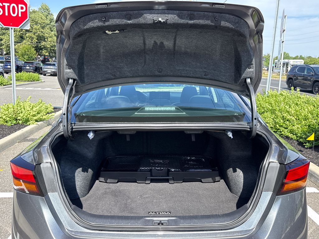 2025 Nissan Altima SV - Photo 32