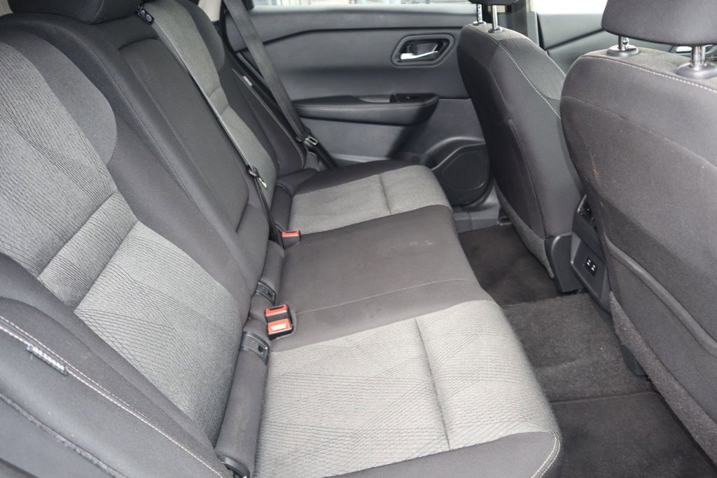 2025 Nissan Rogue SV - Photo 28