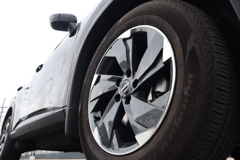 2025 Nissan Rogue SV - Photo 10
