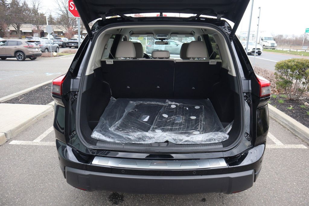 2025 Nissan Rogue SV - Photo 26