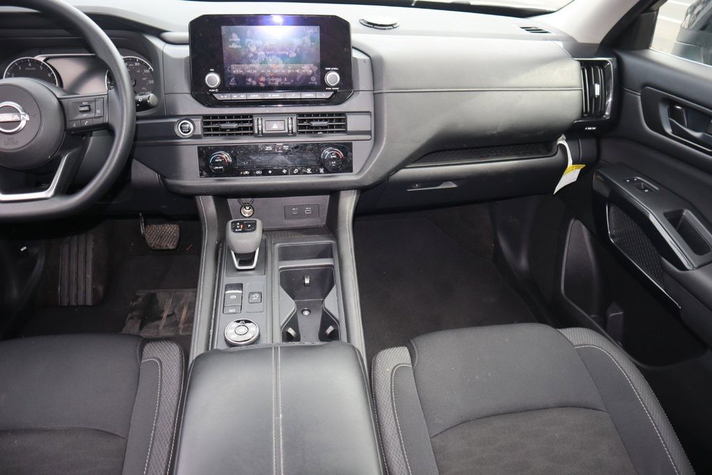 2024 Nissan Pathfinder S - Photo 16