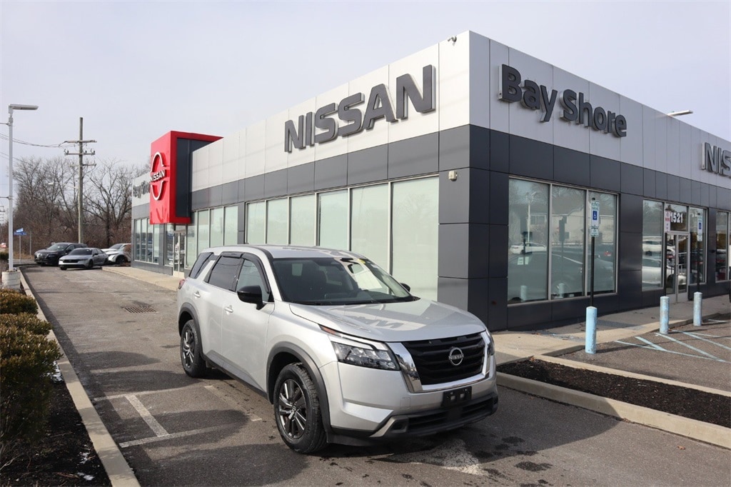 2023 Nissan Pathfinder S