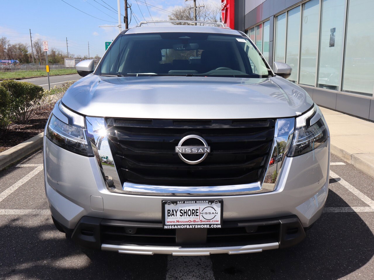 2025 Nissan Pathfinder SL photo 3
