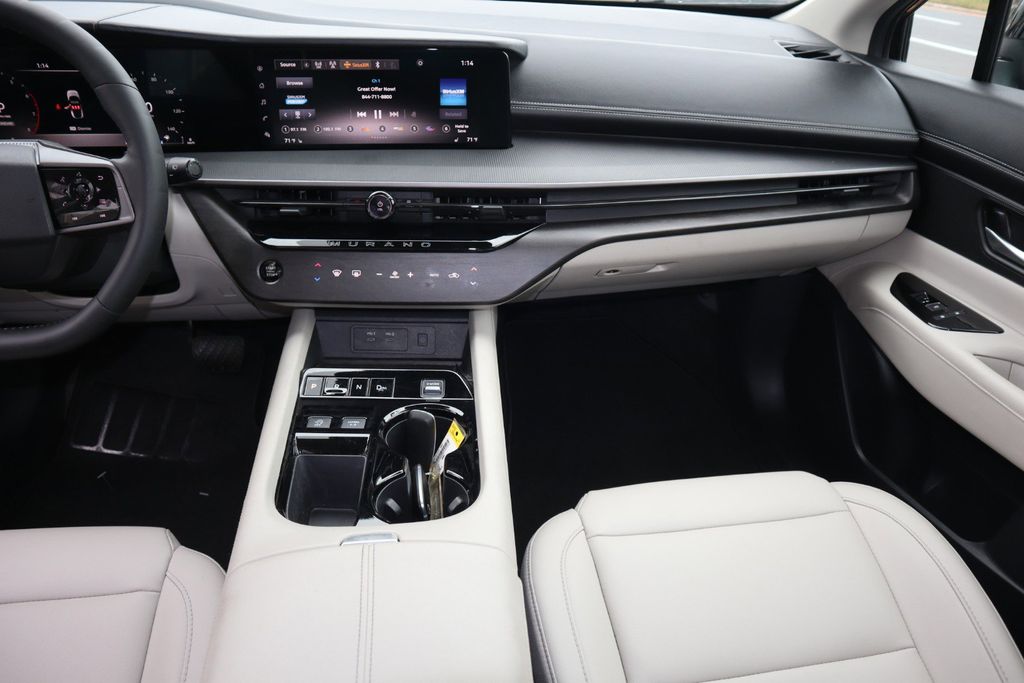 2025 Nissan Murano SV - Photo 17