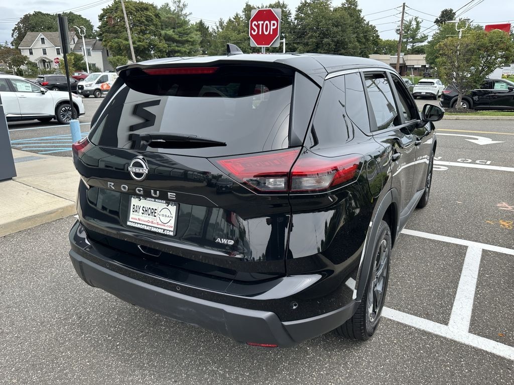 Used 2025 Nissan Rogue SV SUV