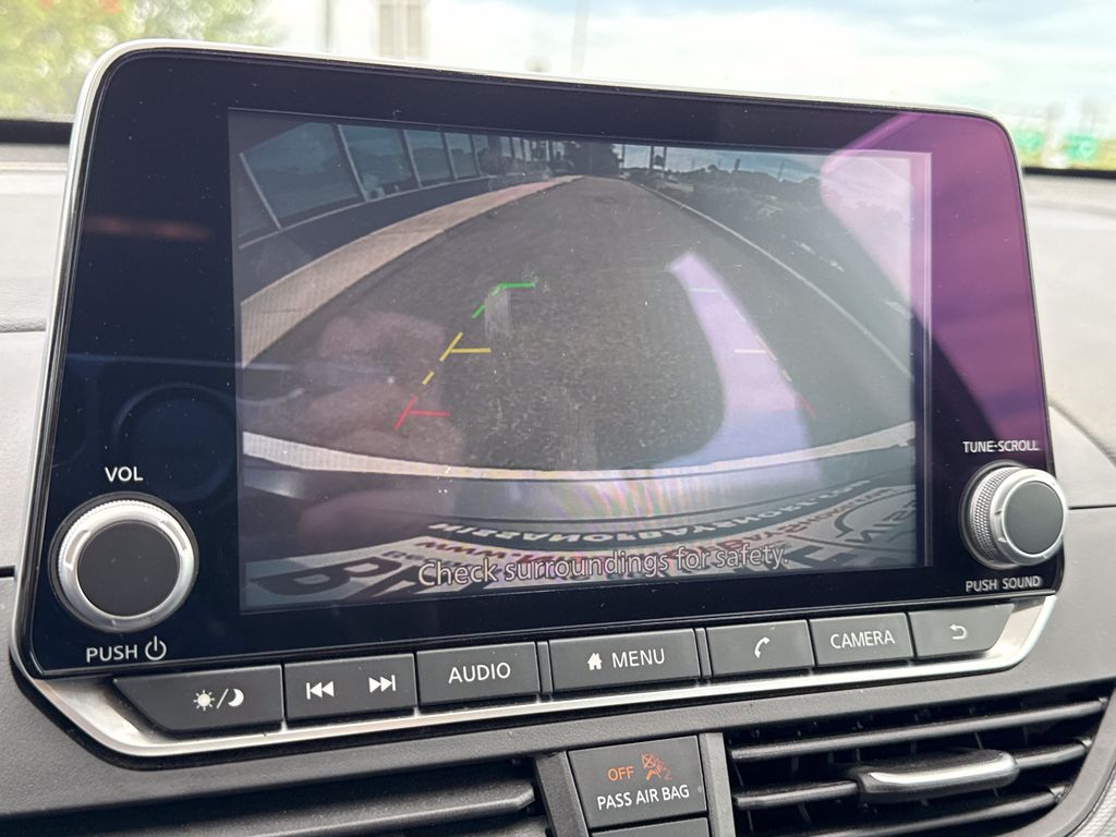 2025 Nissan Altima SR - Photo 19