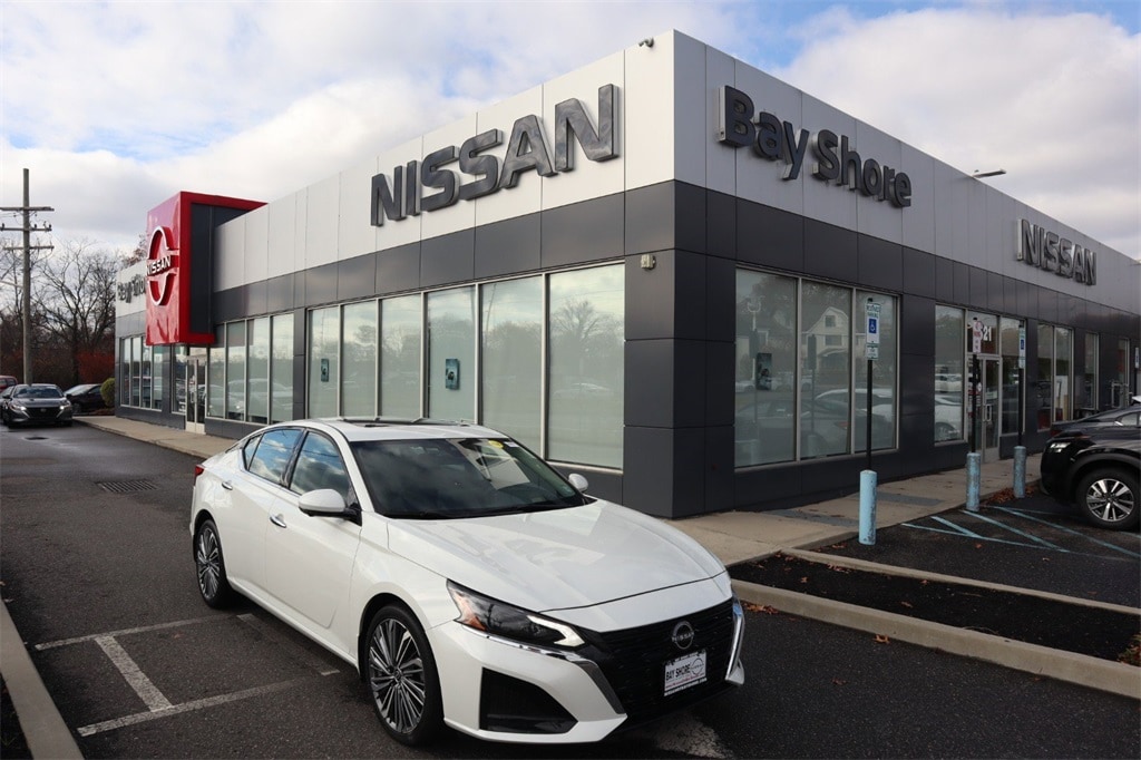 2025 Nissan Altima SL's photo