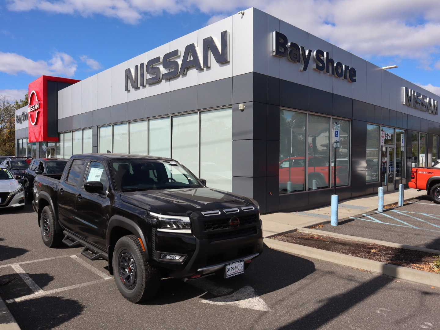 2025 Nissan Frontier PRO-4X's photo