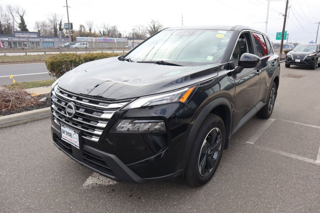 2025 Nissan Rogue SV - Photo 9