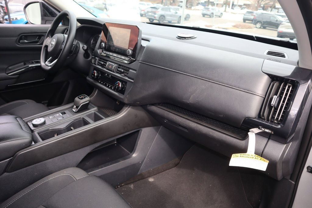 2024 Nissan Pathfinder S - Photo 26