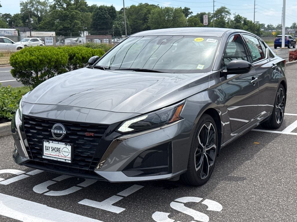 2025 Nissan Altima SR - Photo 7