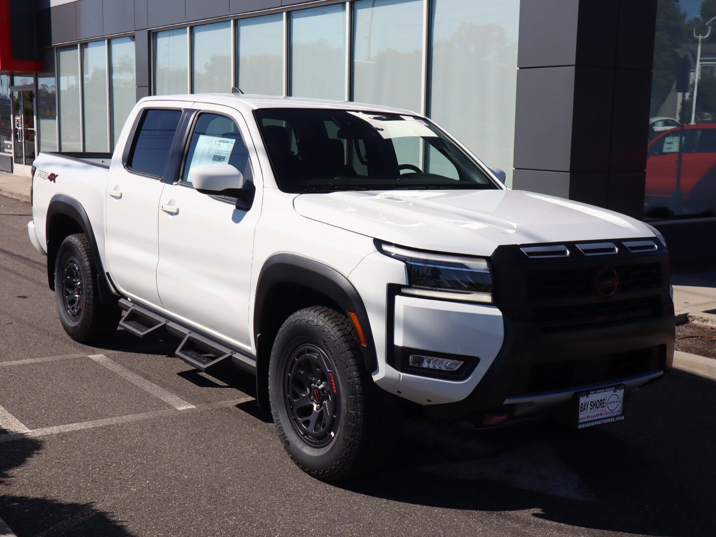 2025 Nissan Frontier PRO-4X photo 2