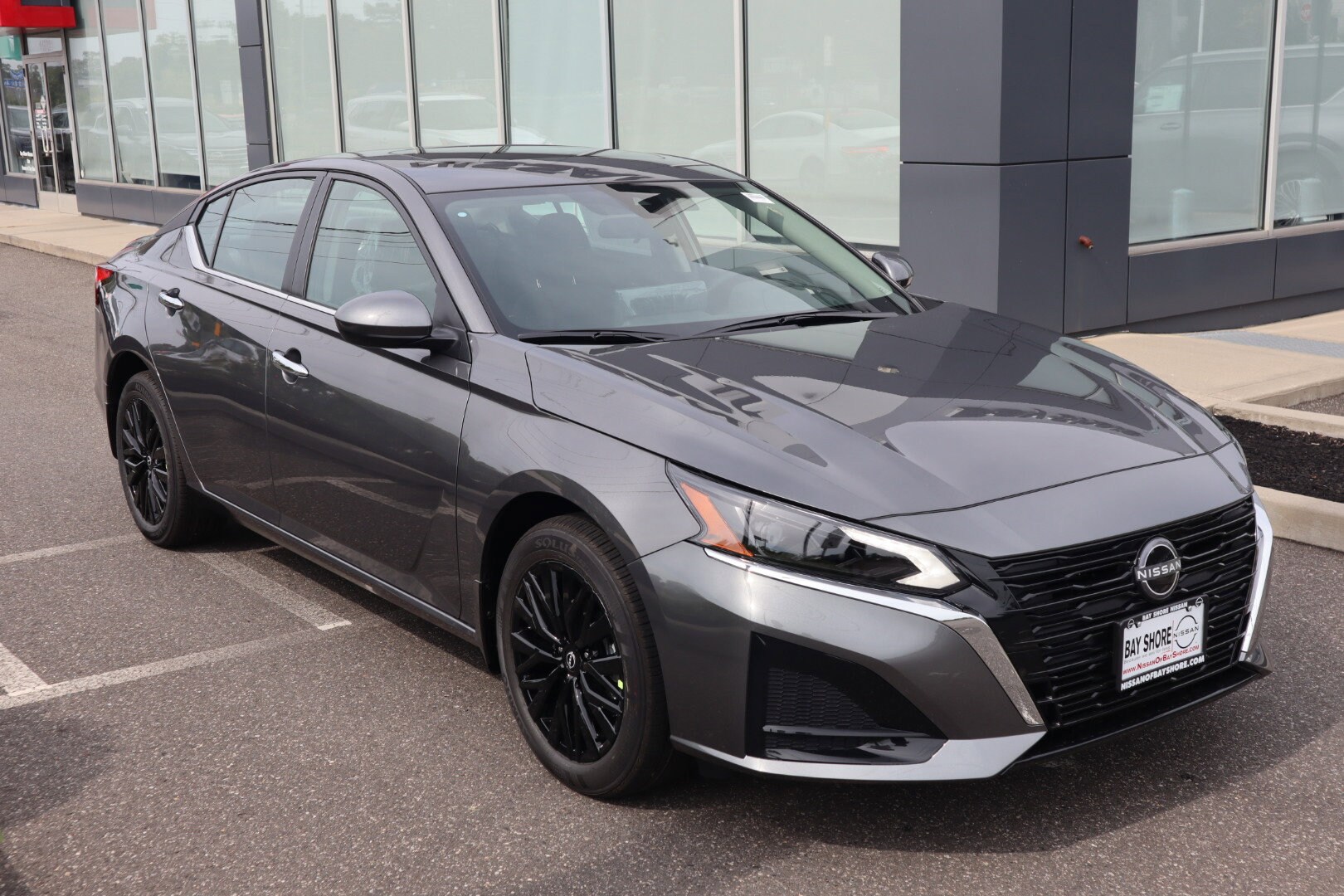 2025 Nissan Altima SV photo 2