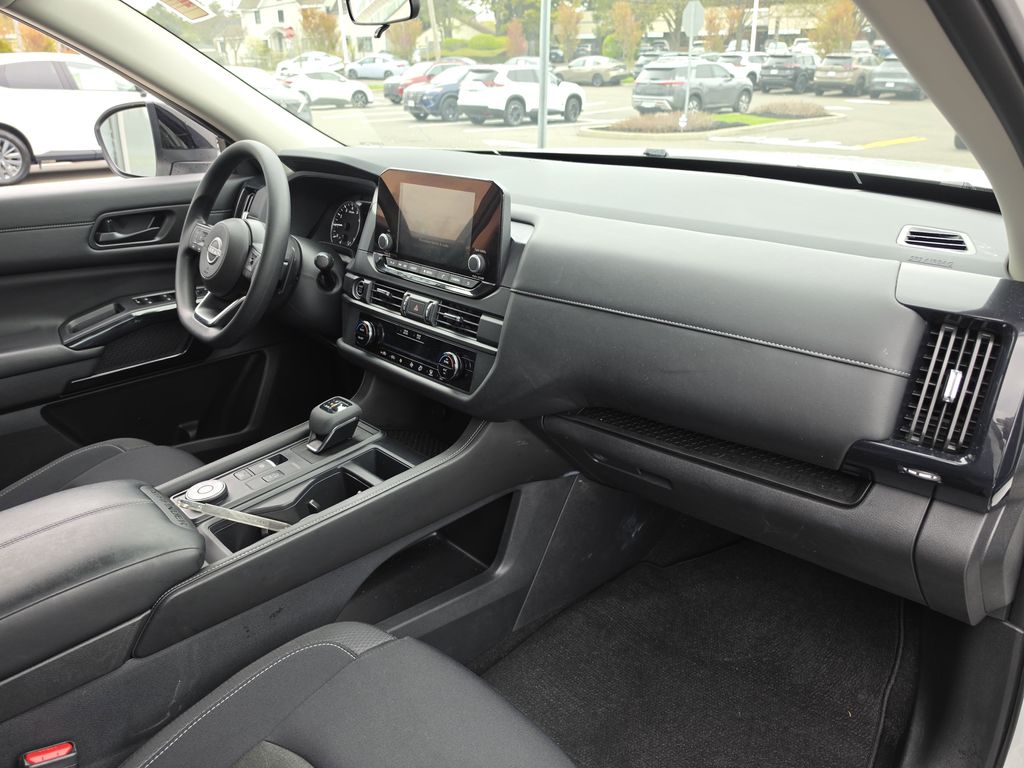 2024 Nissan Pathfinder S - Photo 27