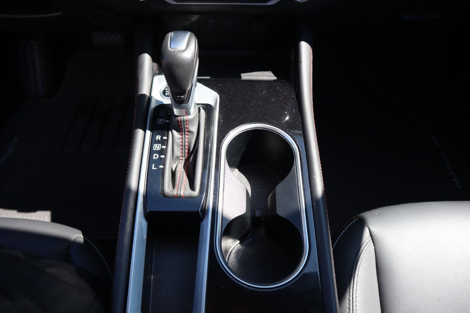 2025 Nissan Altima SR - Photo 22