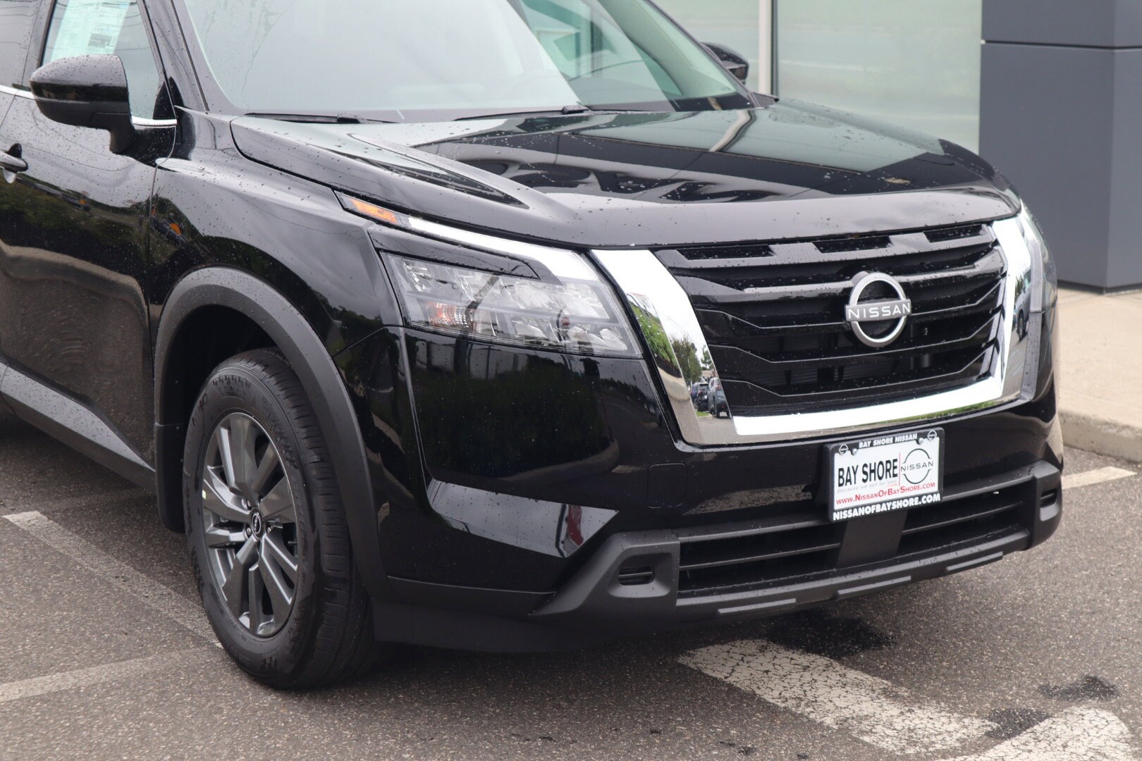 2025 Nissan Pathfinder SV photo 3